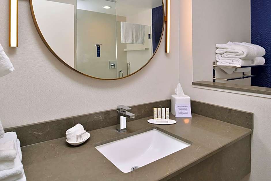 Fairfield Inn & Suites by Marriott Canton