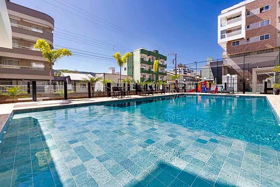 Terrazzo 401A - Apartamento 02 suítes - Acomoda até 05 pessoas - À poucos metros da praia de Bombas - (Consultar serviços de roupa de cama e banho)