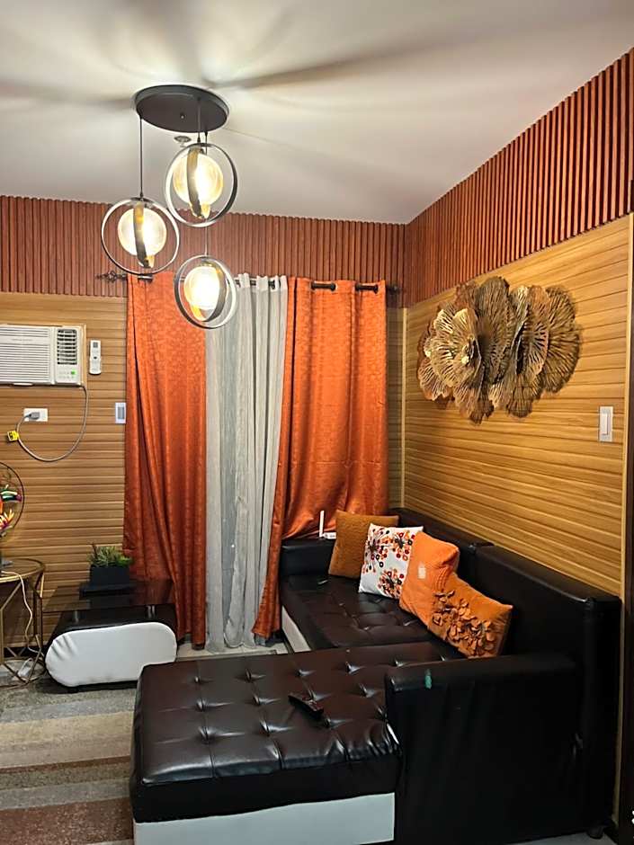 Bayfront Suite in Pasay Near NAIA Terminal, PICC, Star City, MOA and US Embassy - Pet-Friendly, Wi-Fi & Netflix, Free Swimming Pool, Sauna, Work from Home Ready