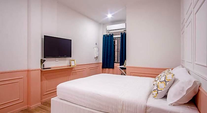 Isara Boutique Hotel and Cafe