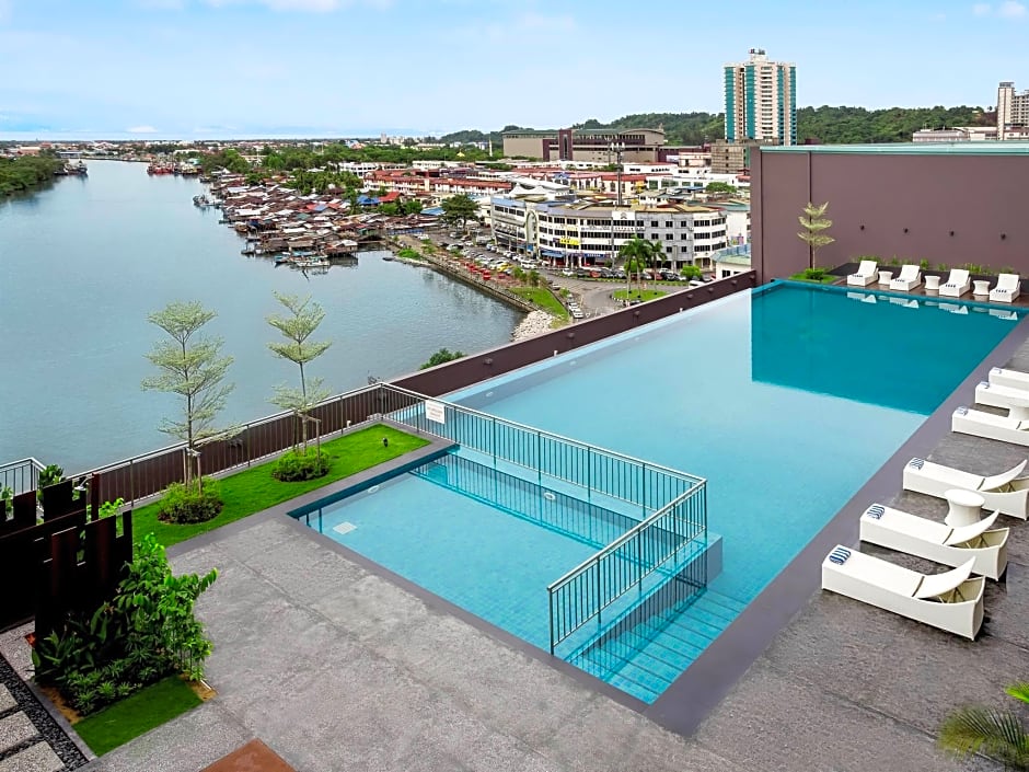 Pullman Miri Waterfront