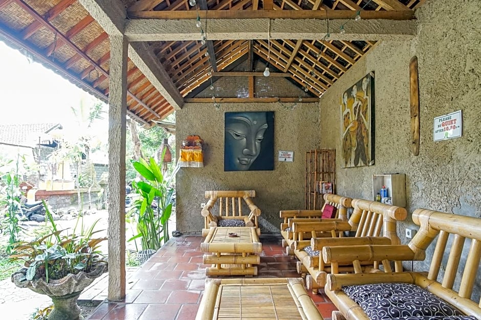 Padi-Padi Hostel & Bar