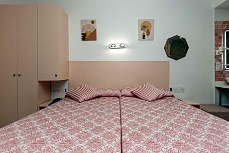  Double Room - Ground Floor