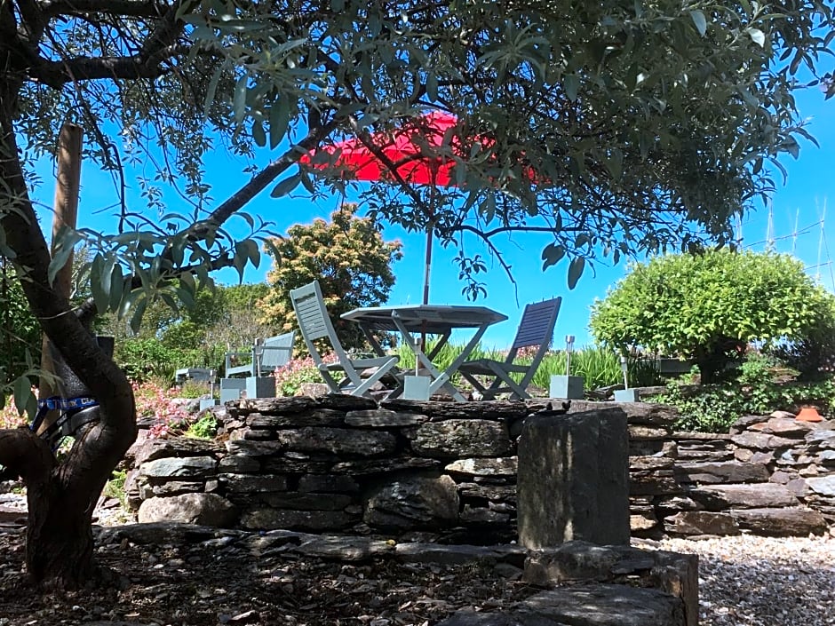 Garth Engan Private Self Contained B&B with Garden Area