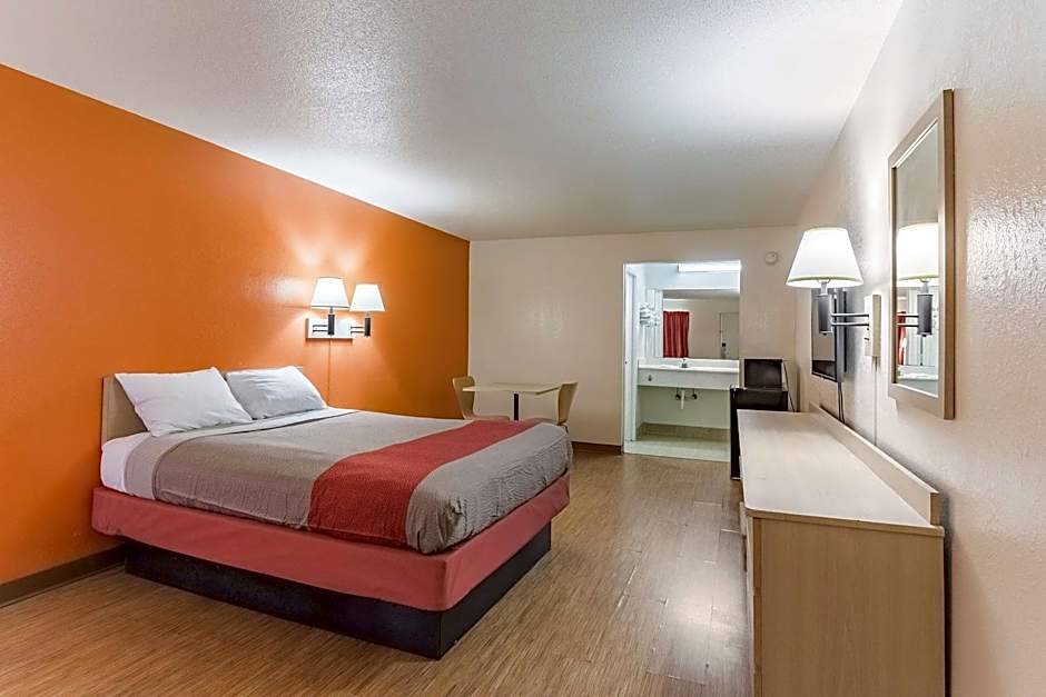 Motel 6-Raleigh, NC - Cary