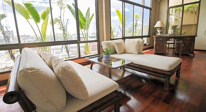 Sourire at Rattanakosin Island Hotel