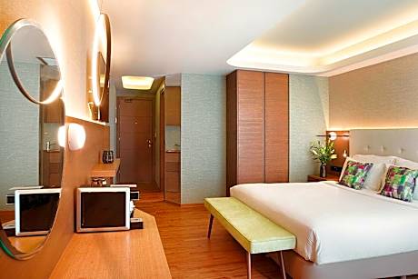 Superior Room with Atrium View