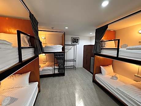 Bed in 6-Bed Mixed Dormitory Room