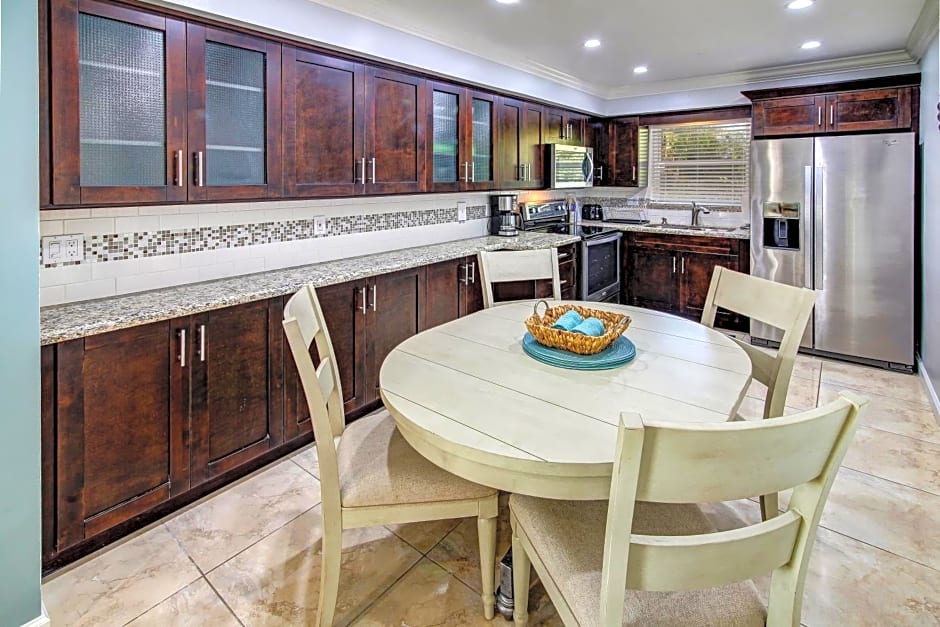 May-Dee Suites in Florida