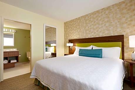 One-Bedroom King Suite - Hearing Accessible