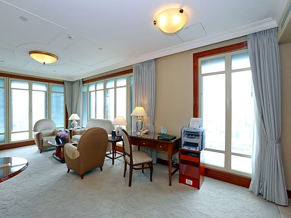 Evergreen Laurel Hotel