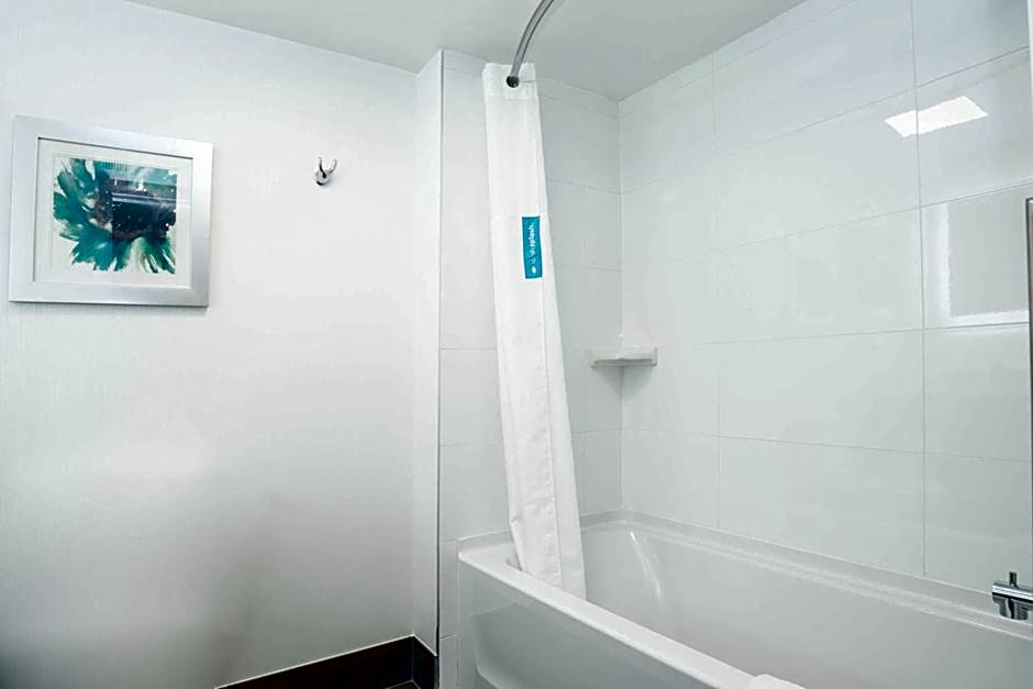 Hampton Inn & Suites, by Hilton - Vancouver Downtown