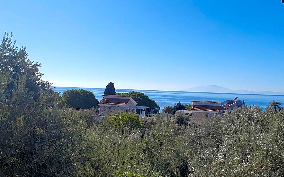 Elia Village by Irida Iris Group