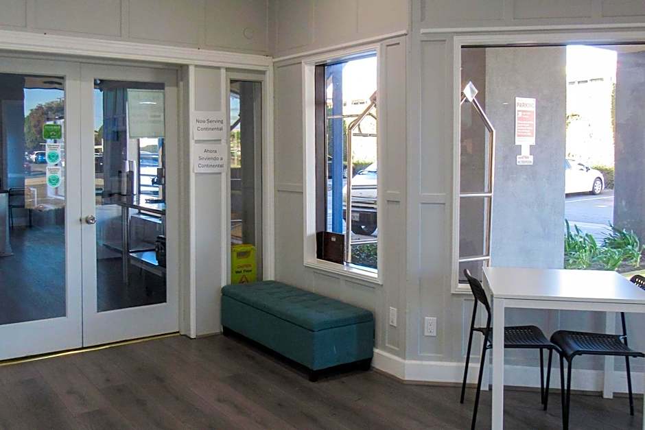 Capri Suites Anaheim