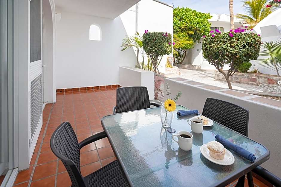 Hotel & Suites El Moro