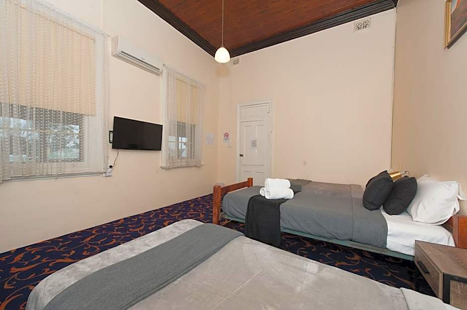 Riverina hotel