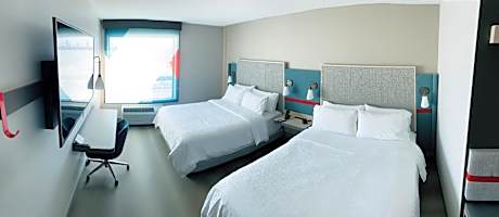 Standard Queen Room with Two Queen Beds and Roll-In Shower - Mobility Access