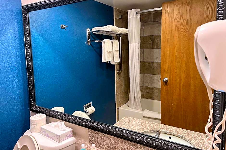 Quality Inn & Suites Louisville East