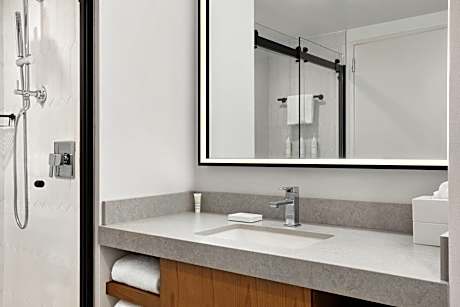 Room, 2 Queen Beds, City View (Mobility Accessible, Tub)
