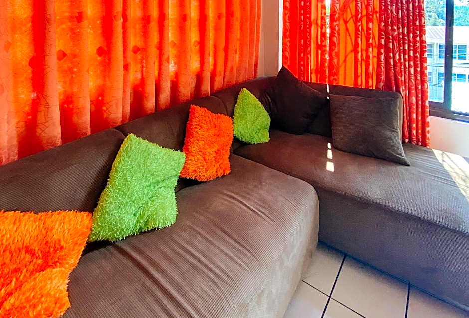 RedDoorz Hostel @ Tita Aidz Inn Baguio