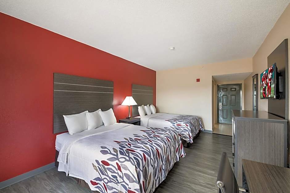 Red Roof Inn & Suites Austin East - Manor