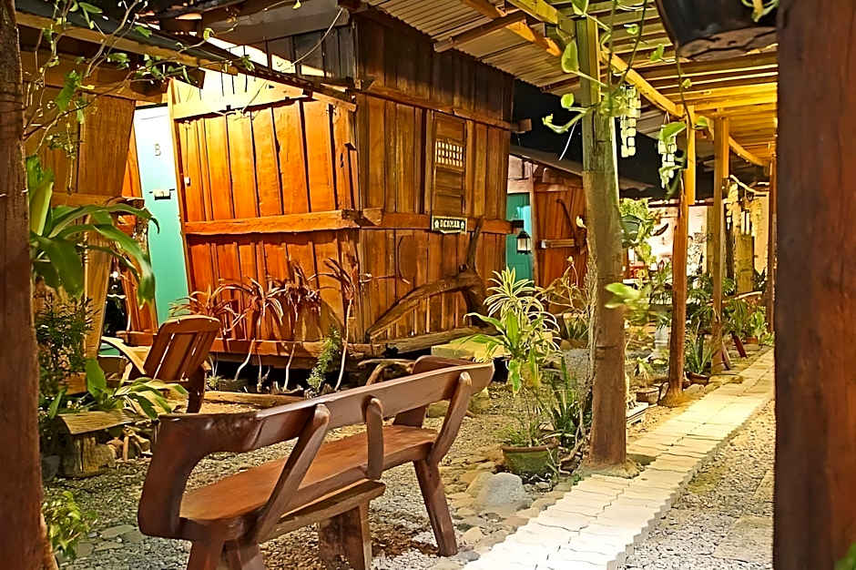 RedDoorz Hostel @ Deomar Hometel and Farm Cafe Vigan Ilocos 