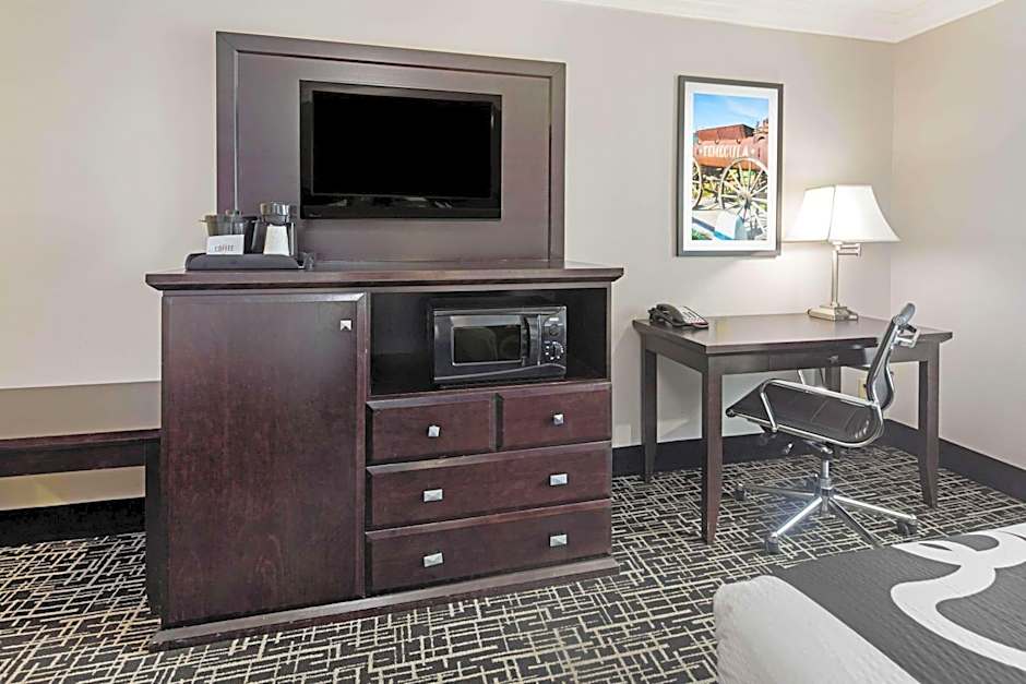 La Quinta Inn & Suites by Wyndham Temecula