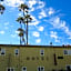 Civic Center Lodge / Lake Merritt BART