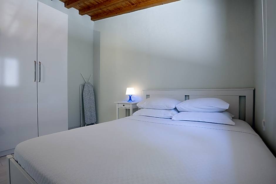 Aegean Apartments - Marina & Chios Island View