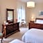 Walter Raleigh Hotel