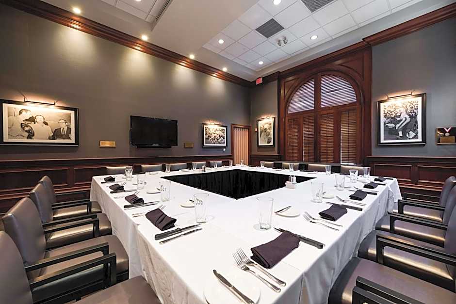 Hilton Naples
