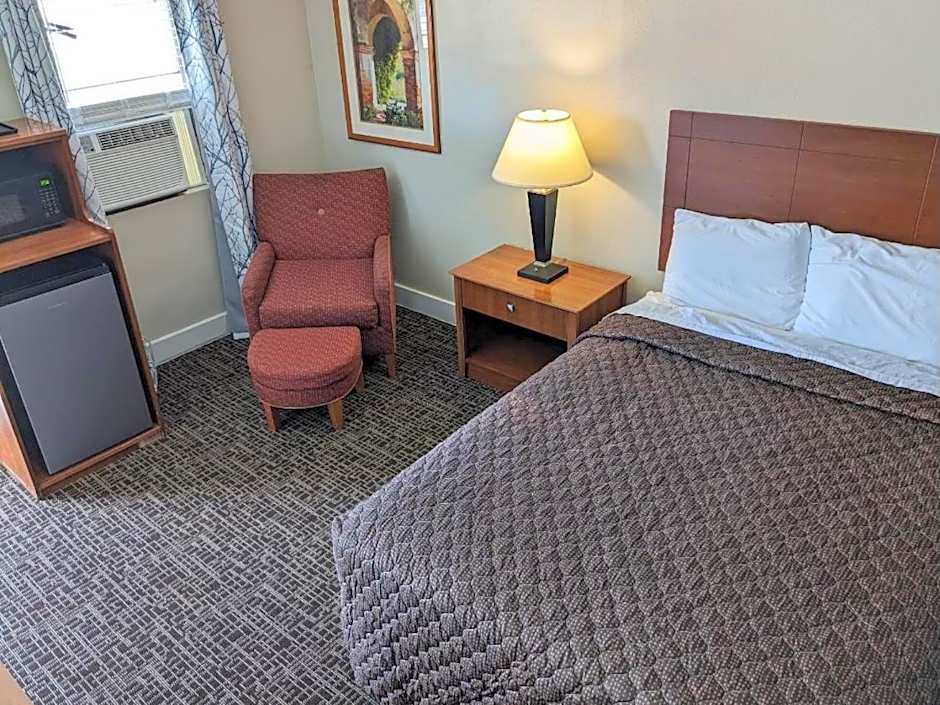 Bea's Parkway Inn