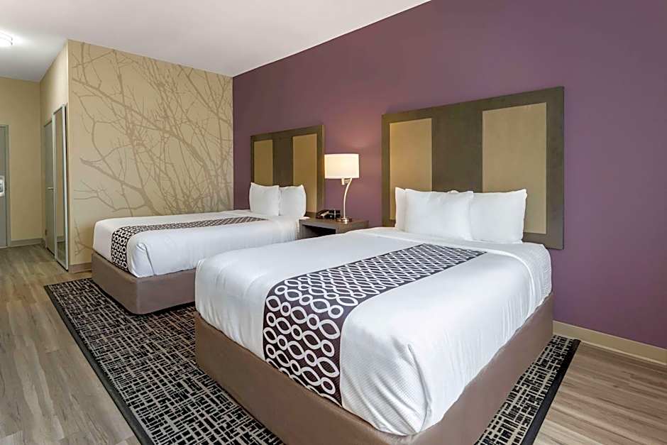 La Quinta Inn & Suites by Wyndham Wichita Airport