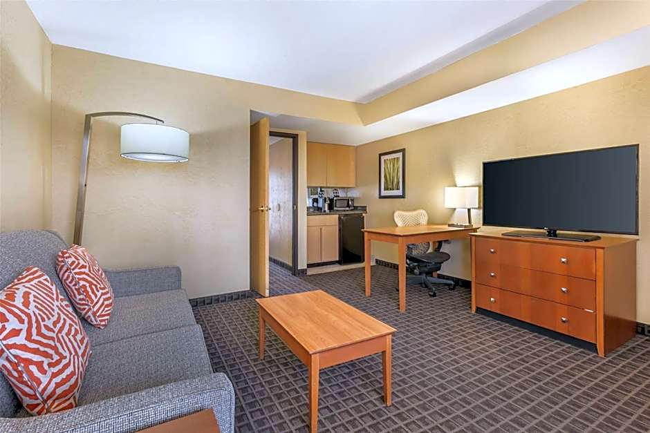 Best Western Plus Scottsdale Thunderbird Suites