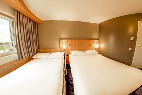 Classic Family Room with Double Bed and Sofa Bed