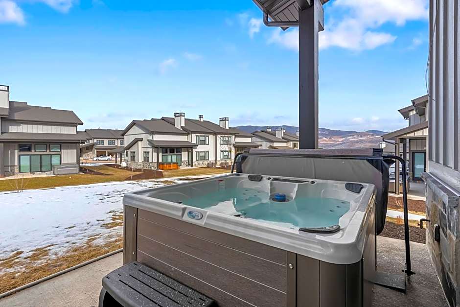 Luxury Stays Club 1012, New lovely 4br TH, New Deer Valley 1 min Park City 10 min