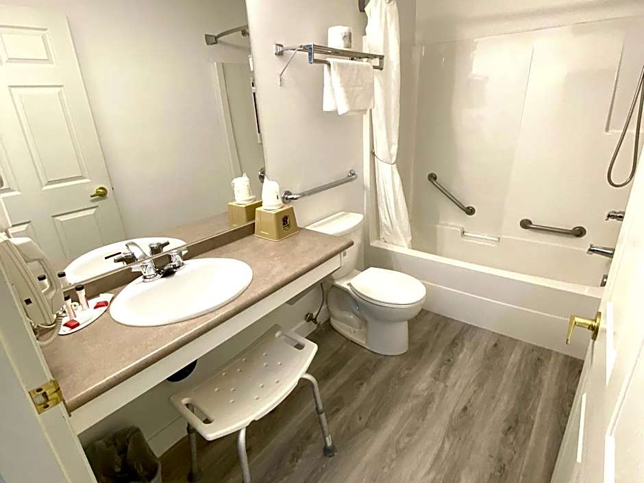 Super 8 by Wyndham Sicamous