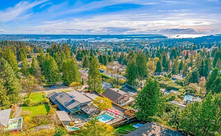 Seymour Private Bedroom, Ensuite Bathroom with Shared Pool, Hot Tub with Views