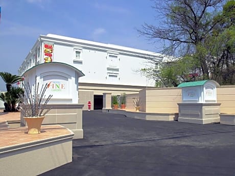 Hotel Fine Garden Matsuyama Free Parking - Adult Only