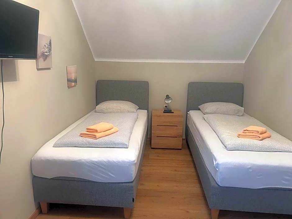 Gasthof mit Seeterasse & Appartements Zur Landeroith