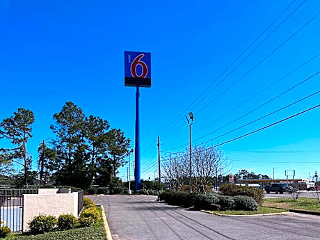 Motel 6 Hattiesburg, MS
