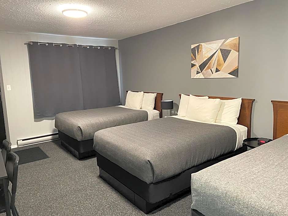 Monashee Lodge
