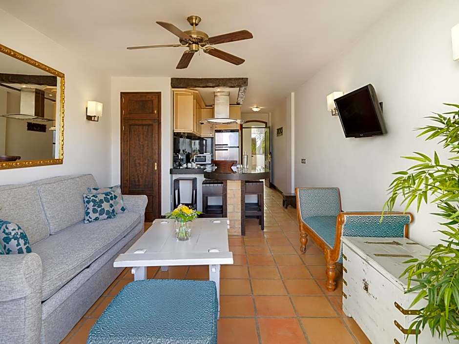 Regency Country Club, Apartments Suites