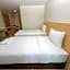 The charlotte smart hotel lopburi