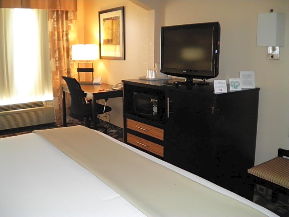 Country Inn & Suites by Radisson, Shelby, NC