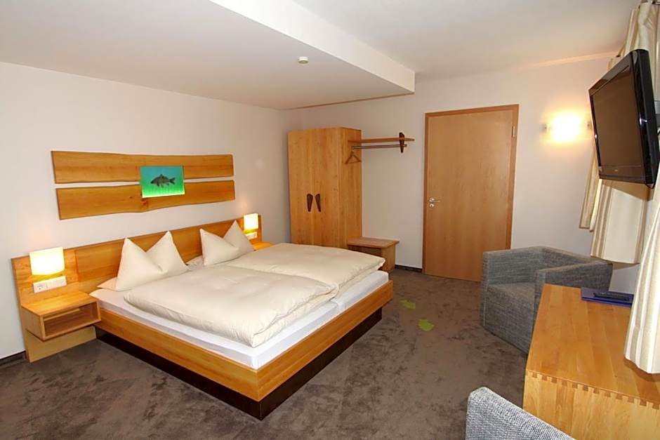 Karpfenhotel & Herrenhaus im Gasthaus Sindel-Buckel