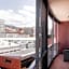 Inner-city 2 bedroom apartment - perfectly located