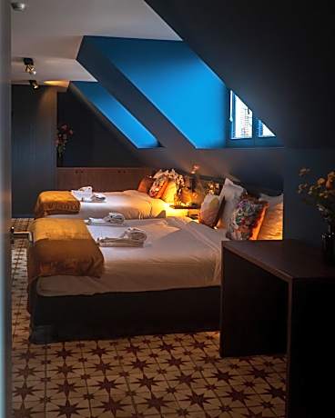 Classic Quadruple Room