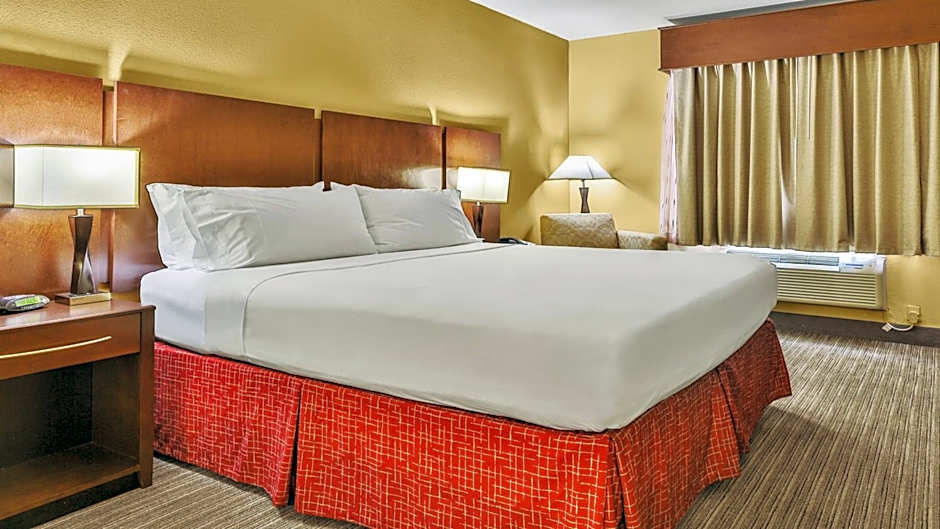 Holiday Inn Express & Suites Houston South - Pearland By IHG