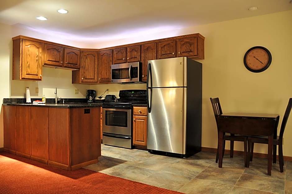 Shepherd Mountain Inn & Suites